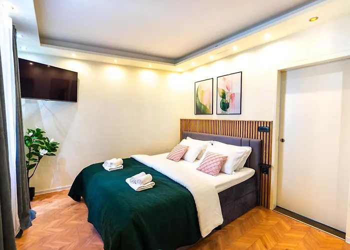 Charming 5 Min Walk From Old Town