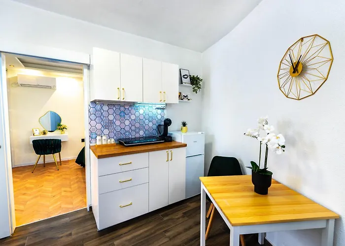 Charming 5 Min Walk From Old Town Split