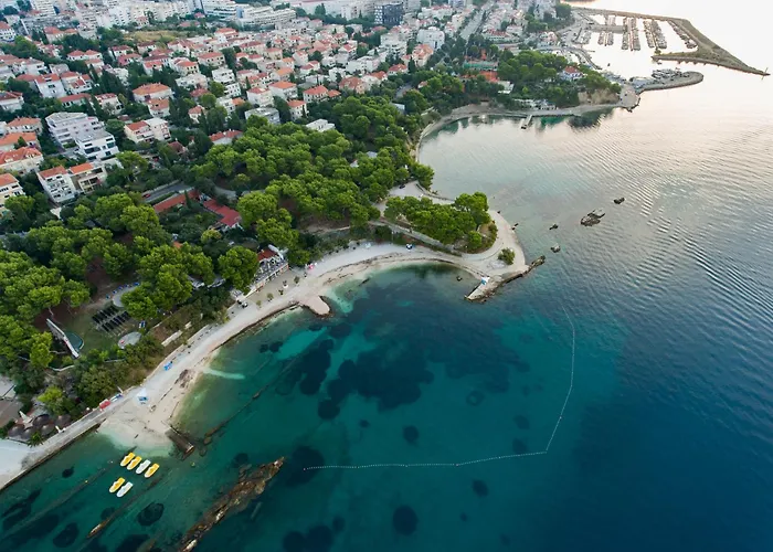 Charming 5 Min Walk From Old Town Apartamento *