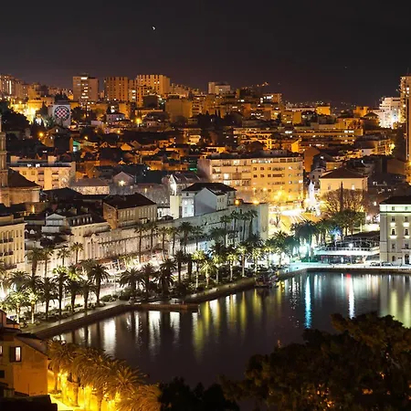 Charming Apartment 5 Min Walk From Split Old Town Apartment