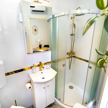 Charming Apartment 5 Min Walk From Split Old Town Apartment *