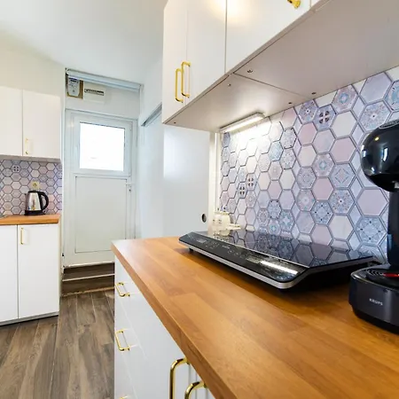 Apartment Charming Apartment 5 Min Walk From Split Old Town *