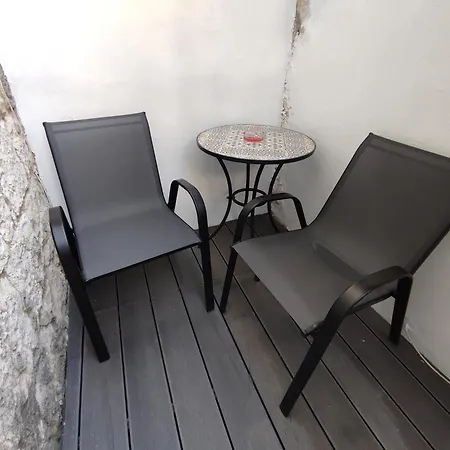 Apartment Charming Apartment 5 Min Walk From Split Old Town