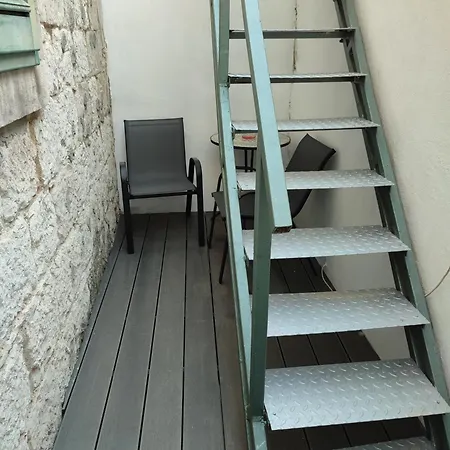 Apartment Charming Apartment 5 Min Walk From Split Old Town *